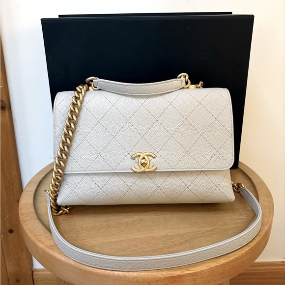 CHANEL Handbags - Chanel Chic Caviar Affinity Flap Bag